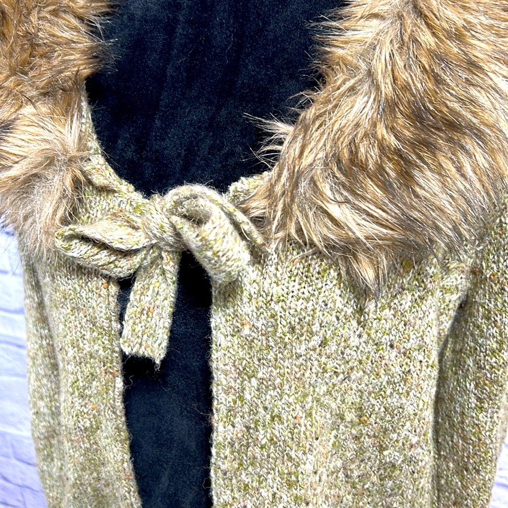 🆕Fever Cardigan w/ Removable Faux Fur Collar - Picture 8 of 16